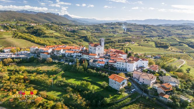 srednjeveška vasica Šmartno