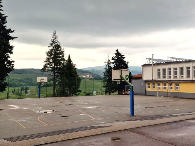 Športno igrišče pri OŠ Alojza Gradnika Dobrovo