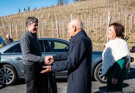 Slavnostna predaja namenu montažnega mostu med vasema Snežeče in Vedrijan