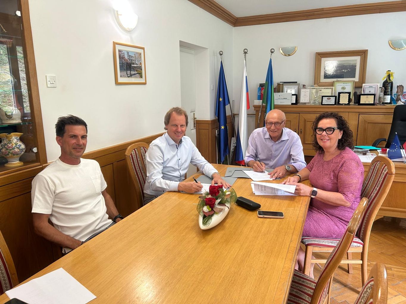 Podpis pogodb za sanacijo plazov v Fojani in Bregu pri Golem brdu po Ujmi 2025
