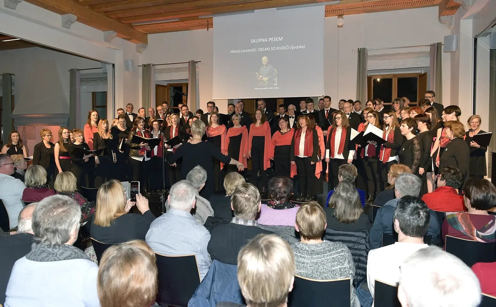 Skupna pesem na koncertu Primorska poje foto Zavadlav