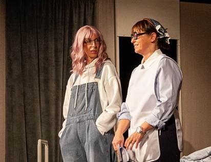 Utrinek iz predstave HIPHOPHONDRIJA ali NA SMRT ZDRAV