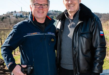 Slavnostna predaja namenu montažnega mostu med vasema Snežeče in Vedrijan